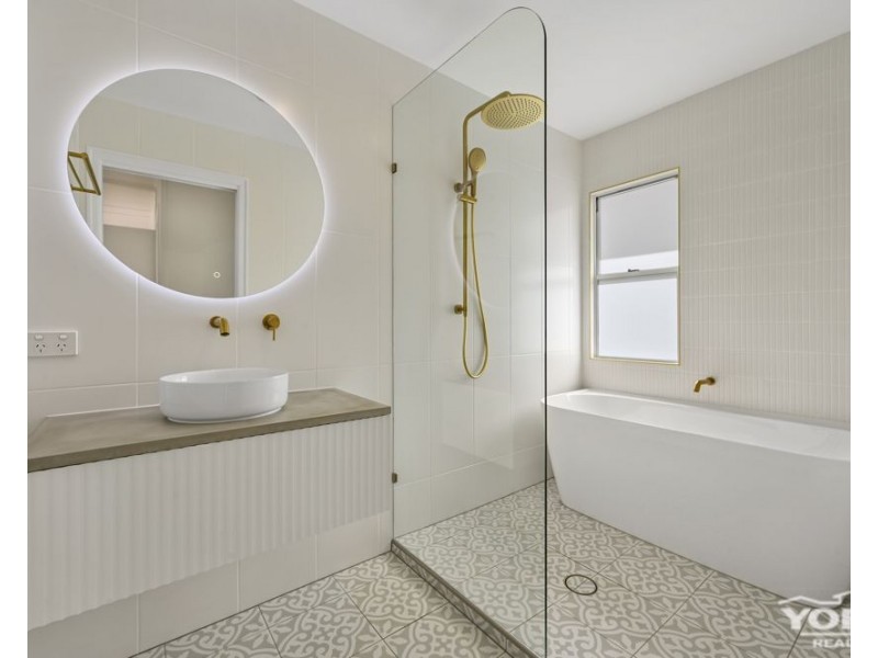 258 Tor Street, Rockville QLD 4350