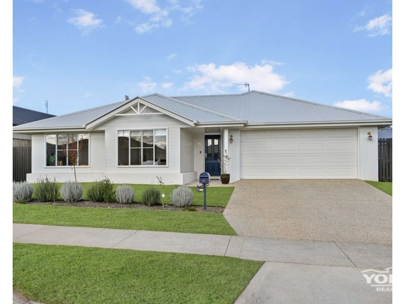 14 McAuley Avenue, Highfields QLD 4352