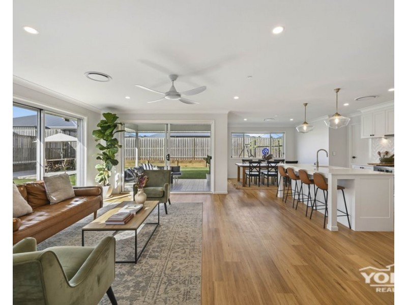 14 McAuley Avenue, Highfields QLD 4352