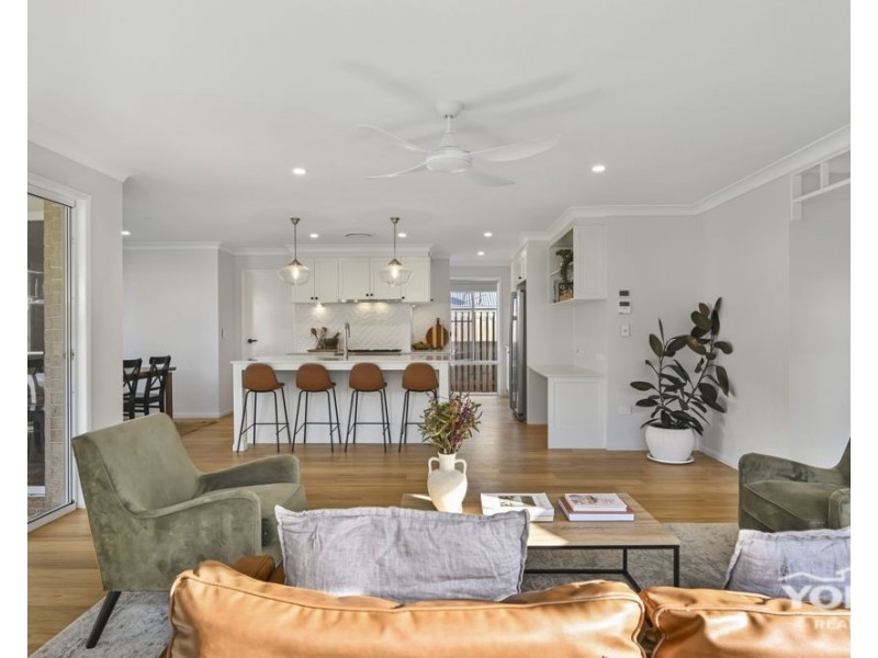 14 McAuley Avenue, Highfields QLD 4352