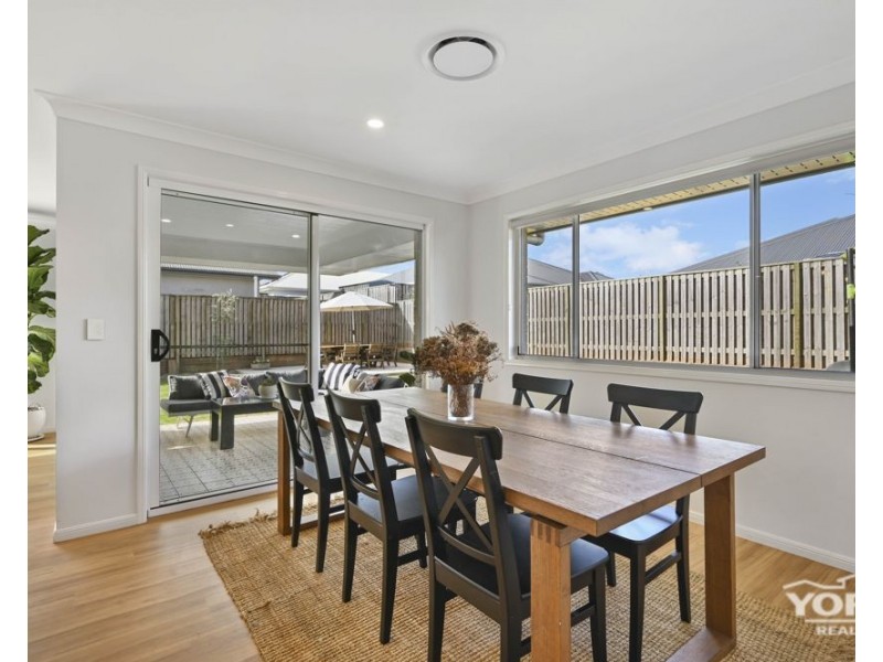 14 McAuley Avenue, Highfields QLD 4352