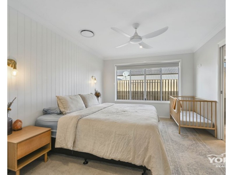 14 McAuley Avenue, Highfields QLD 4352