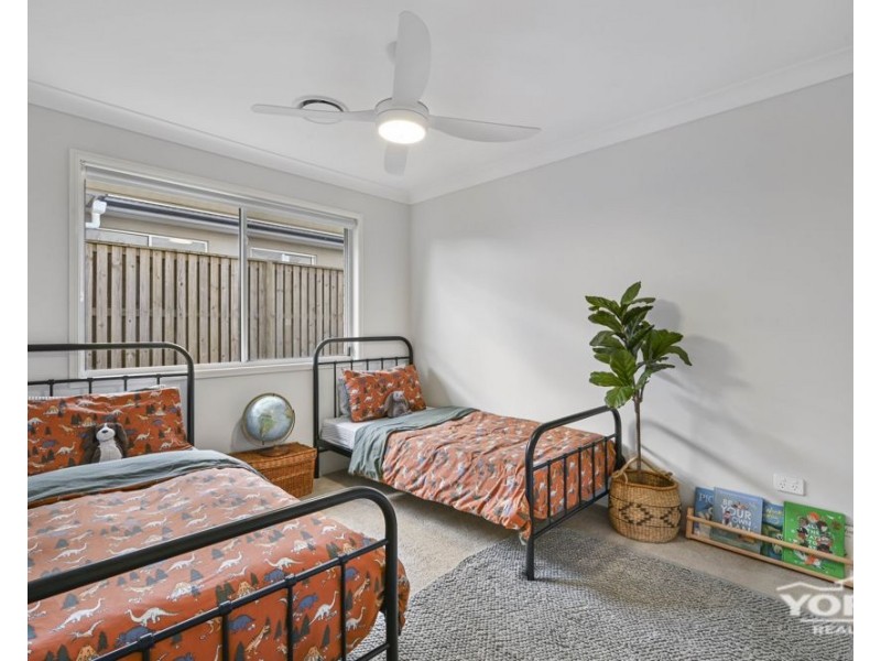 14 McAuley Avenue, Highfields QLD 4352