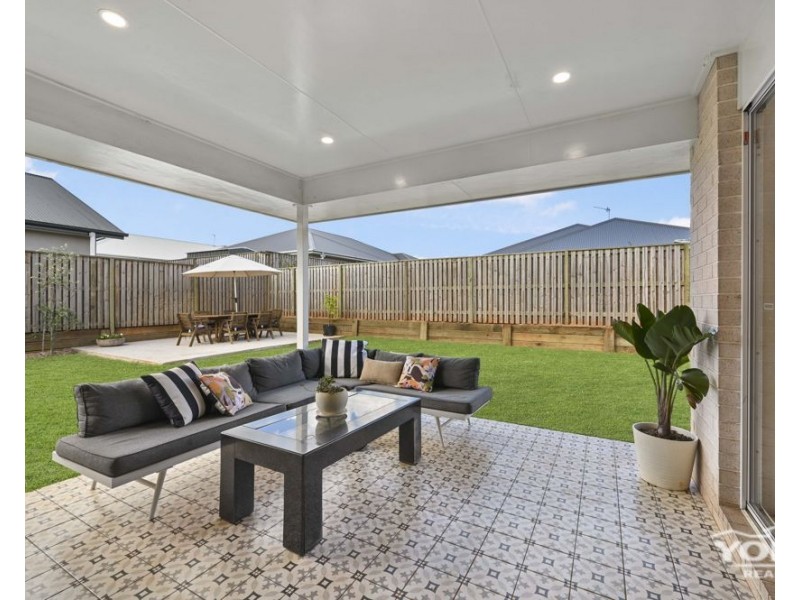 14 McAuley Avenue, Highfields QLD 4352