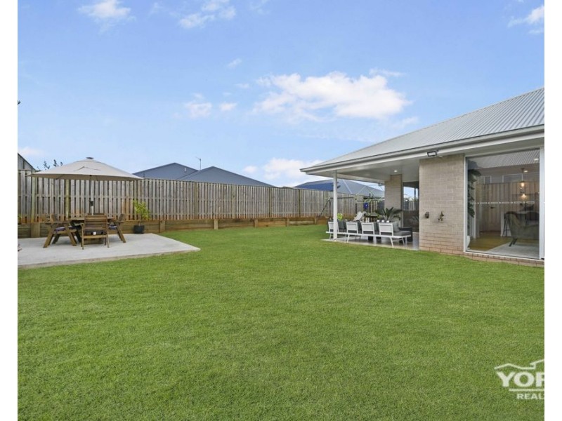 14 McAuley Avenue, Highfields QLD 4352