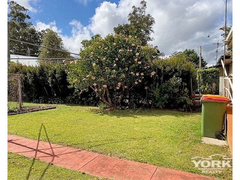 19 Doherty Street, Rockville QLD 4350