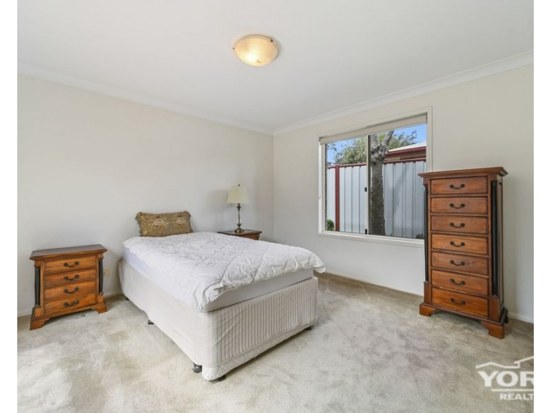 2/14 Village Court, Glenvale QLD 4350