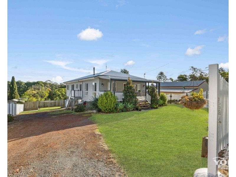 8 Edward Sreet, Pechey QLD 4352