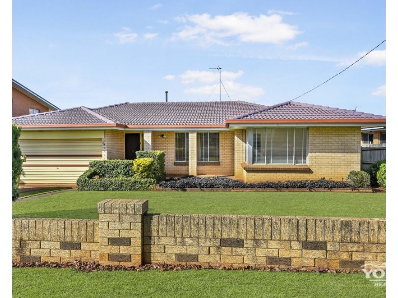 Centenary Heights QLD 4350