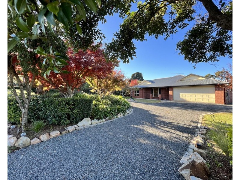 15 McLachlan Drive, Highfields QLD 4352