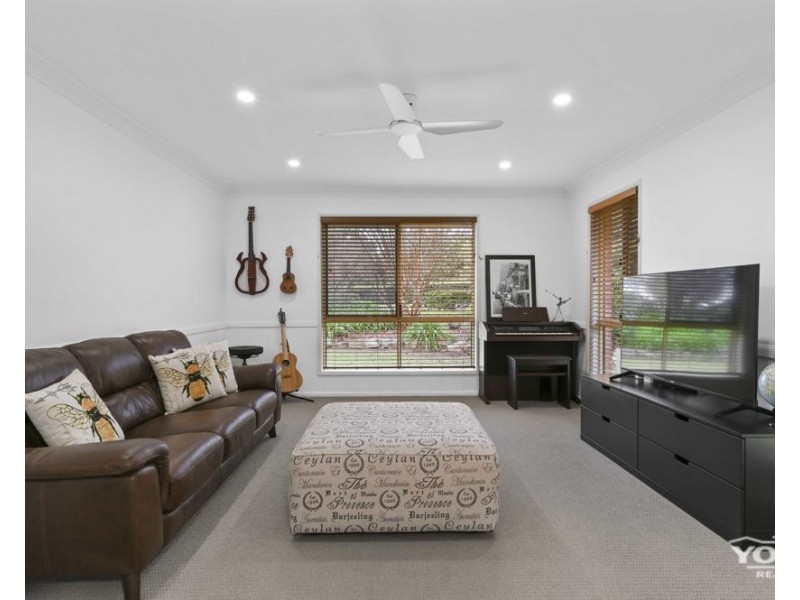 15 McLachlan Drive, Highfields QLD 4352