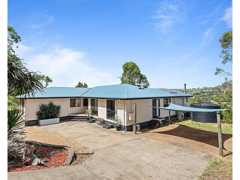 13 Hillview Court, Top Camp QLD 4350