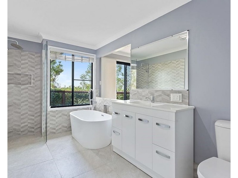 13 Hillview Court, Top Camp QLD 4350