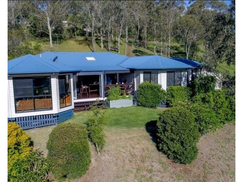 13 Hillview Court, Top Camp QLD 4350
