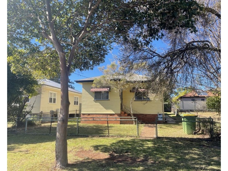 24 Louden Street, South Toowoomba QLD 4350