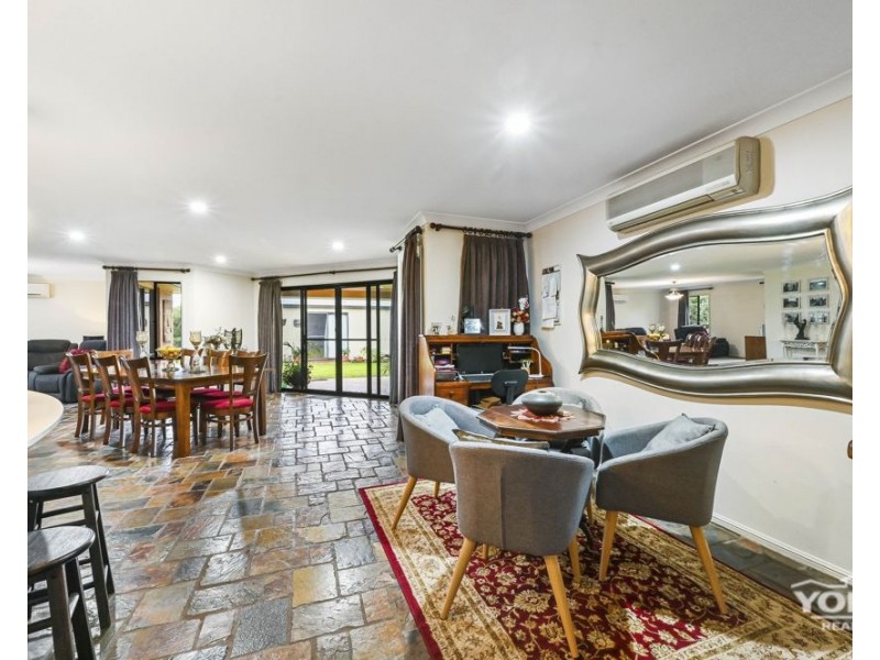 10 Diosma Drive, Highfields QLD 4352