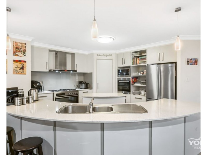 10 Diosma Drive, Highfields QLD 4352