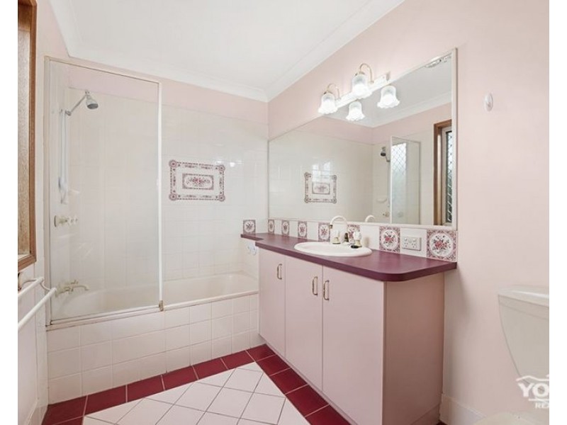 464 Hume Street, Middle Ridge QLD 4350