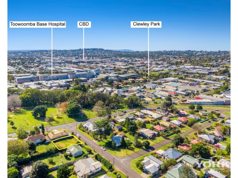 3 Searle Street, South Toowoomba QLD 4350