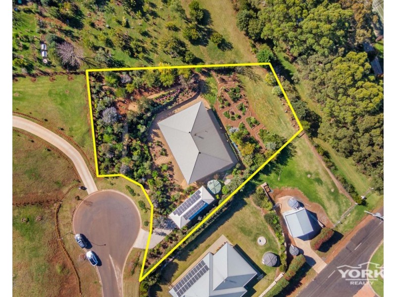 2 Grayne Court, Highfields QLD 4352