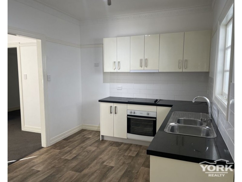 11 Second Avenue, Harristown QLD 4350