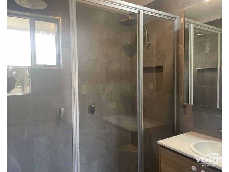 2 Nargoon Street, Meringandan West QLD 4352