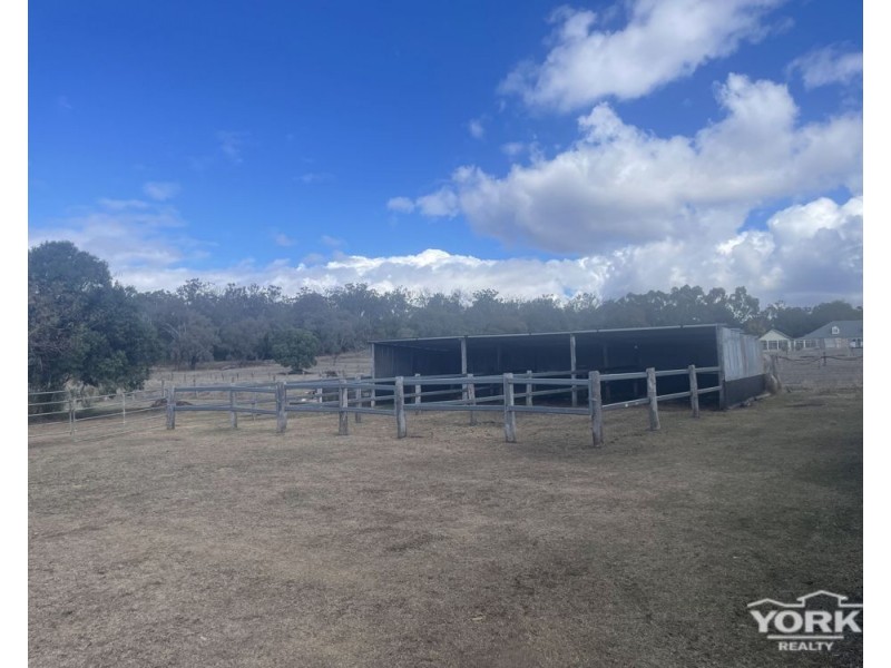 2 Nargoon Street, Meringandan West QLD 4352