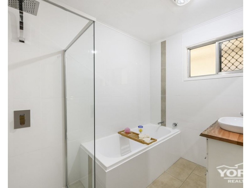 384 North Street, Wilsonton QLD 4350