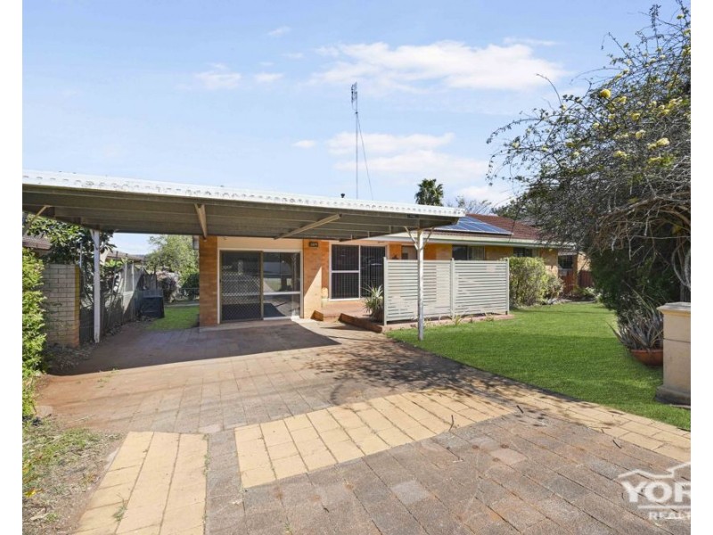 384 North Street, Wilsonton QLD 4350