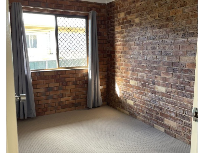 2/19a Llewellyn Street, Centenary Heights QLD 4350