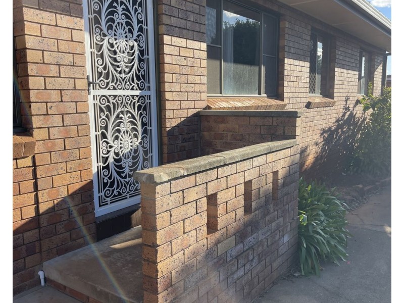 2/19a Llewellyn Street, Centenary Heights QLD 4350