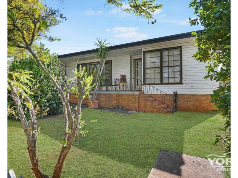 227c West Street, Harristown QLD 4350