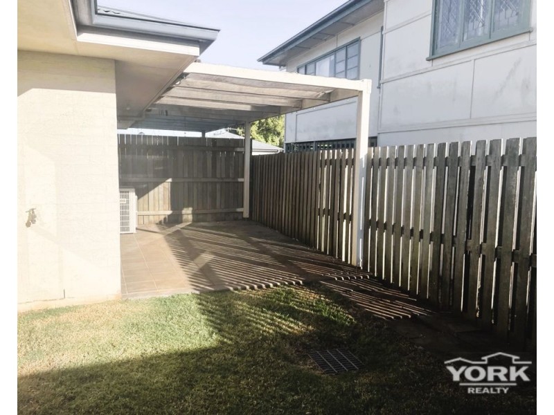 2/6a Ida Street, South Toowoomba QLD 4350