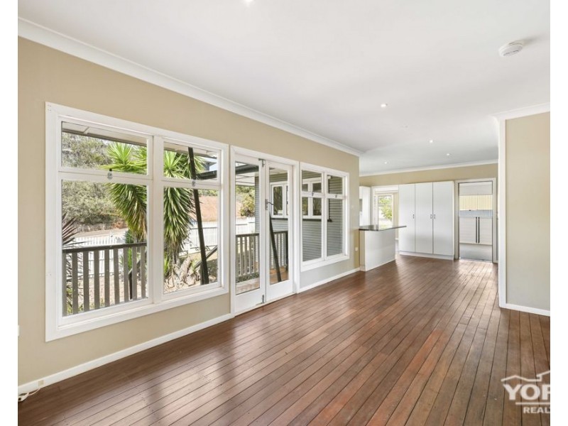 1 Adam Street, North Toowoomba QLD 4350