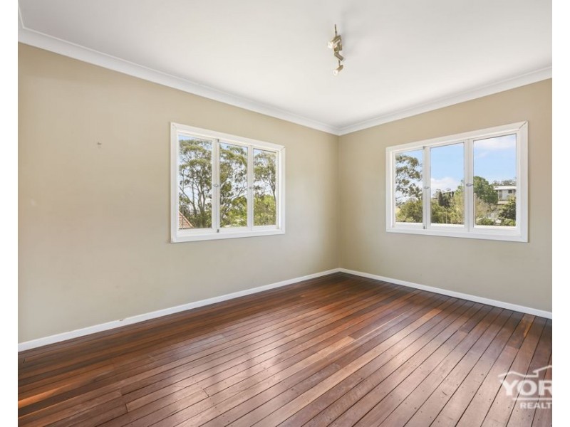 1 Adam Street, North Toowoomba QLD 4350