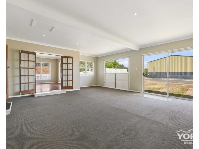 1 Adam Street, North Toowoomba QLD 4350