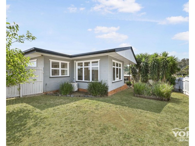 1 Adam Street, North Toowoomba QLD 4350