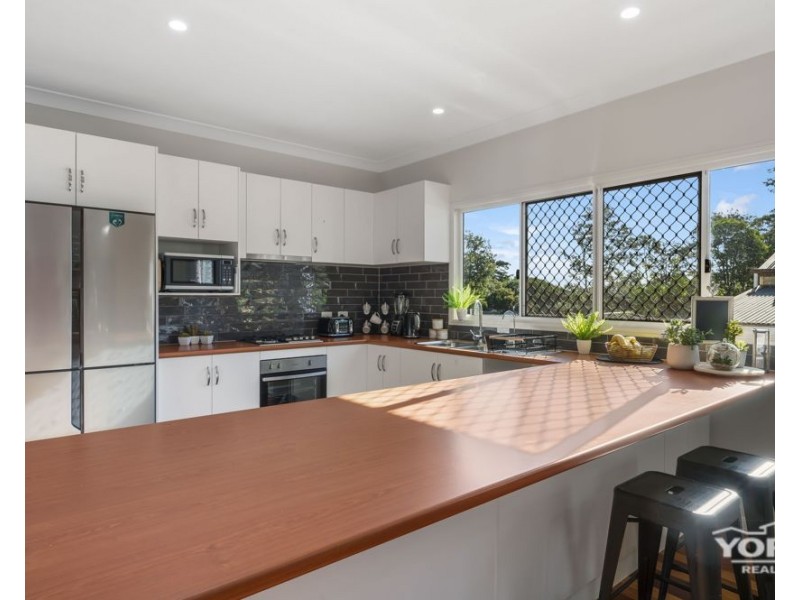 8 Edward Sreet, Pechey QLD 4352