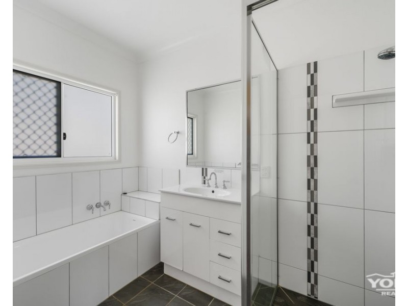 8 Edward Sreet, Pechey QLD 4352