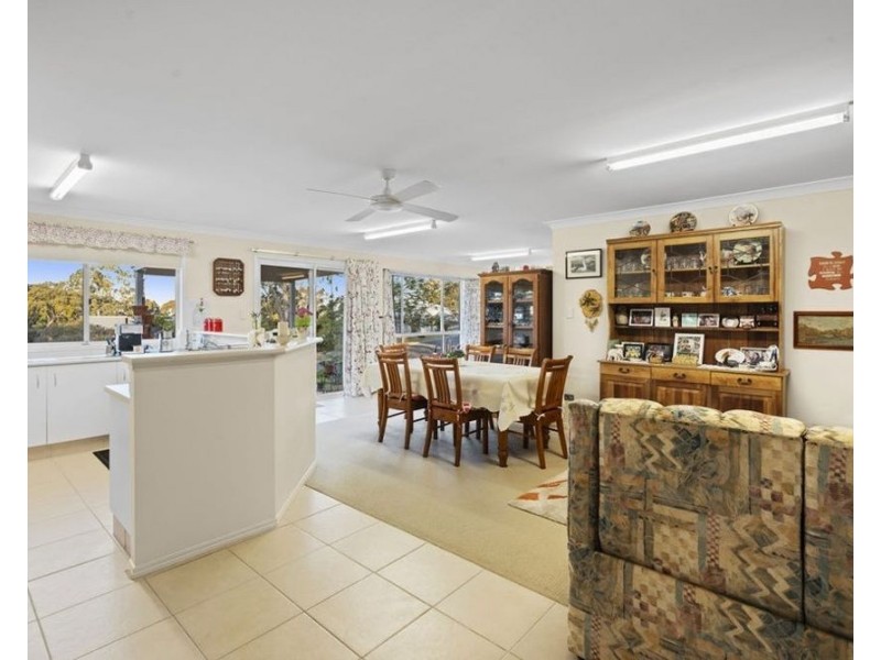 24 Traverston Court, Preston QLD 4352