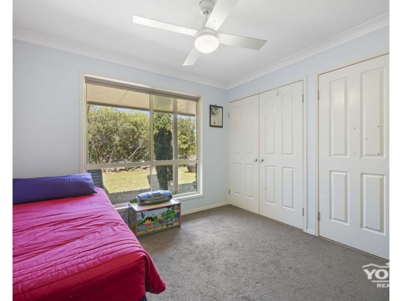 10 Traverston Court, Preston QLD 4352