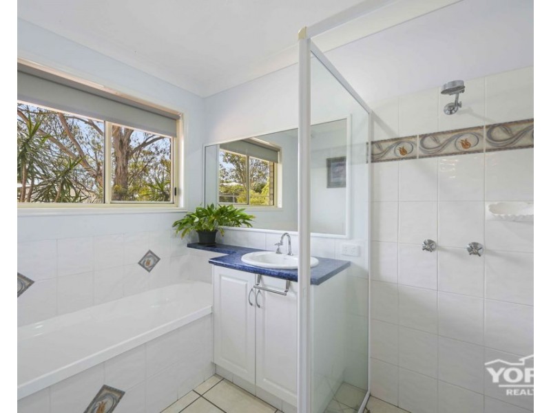 10 Traverston Court, Preston QLD 4352