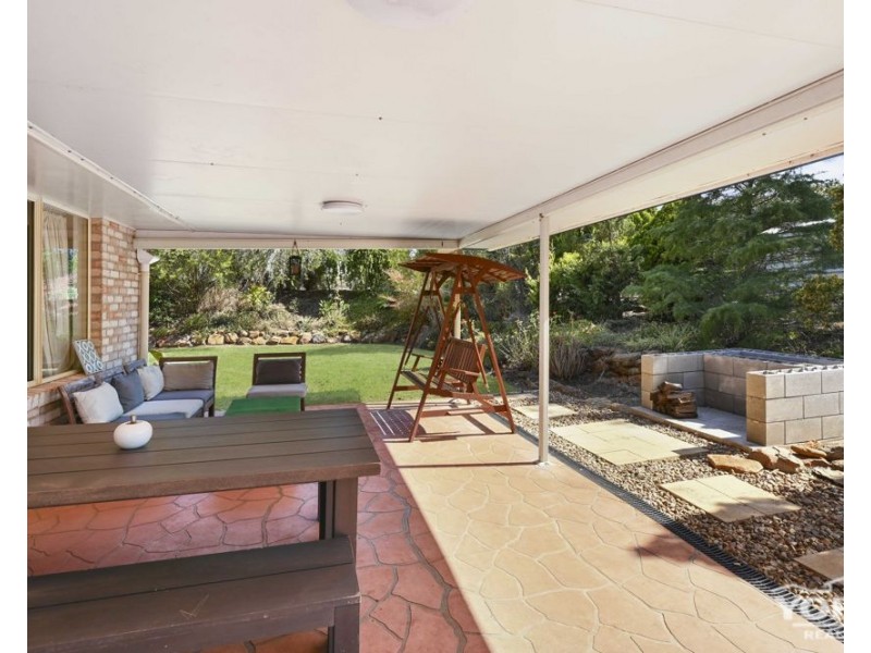 10 Traverston Court, Preston QLD 4352