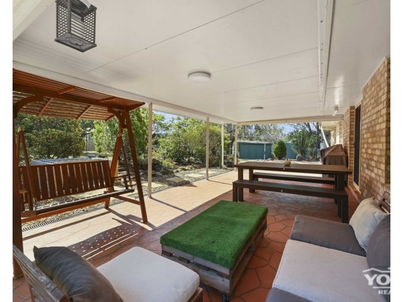 10 Traverston Court, Preston QLD 4352