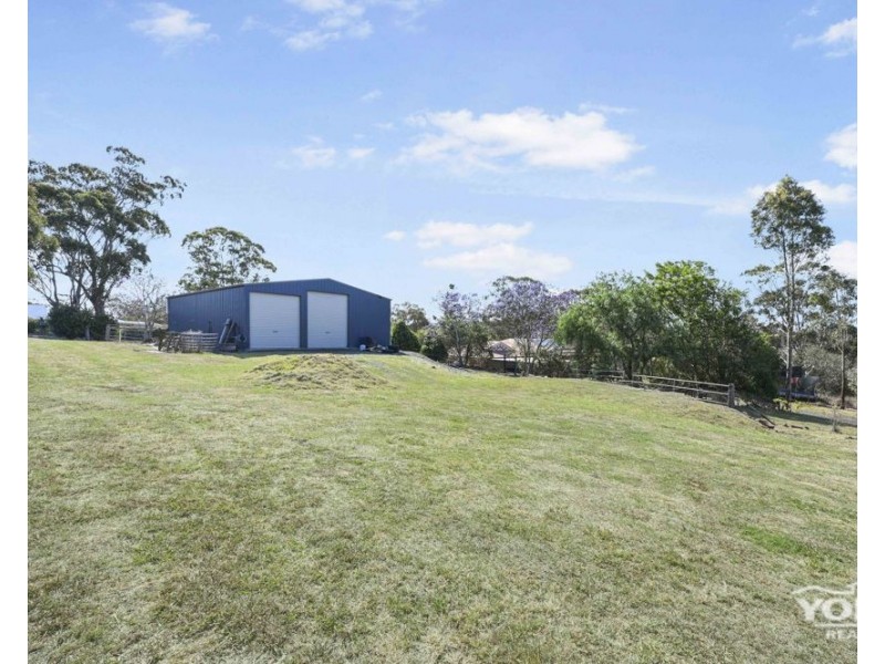10 Traverston Court, Preston QLD 4352