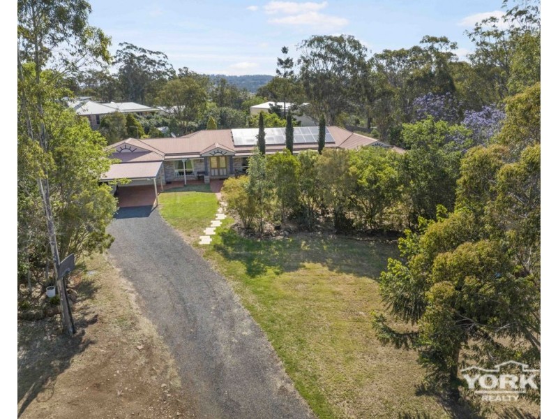 10 Traverston Court, Preston QLD 4352