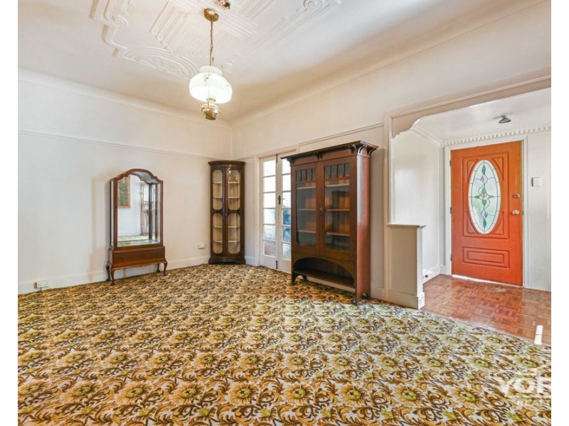 16 Herries Street, East Toowoomba QLD 4350