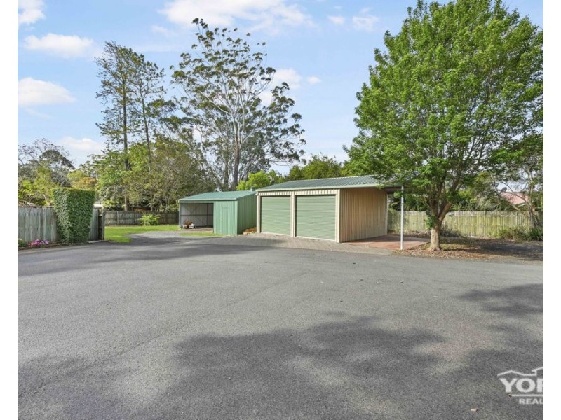 12 Plaza Circle, Highfields QLD 4352