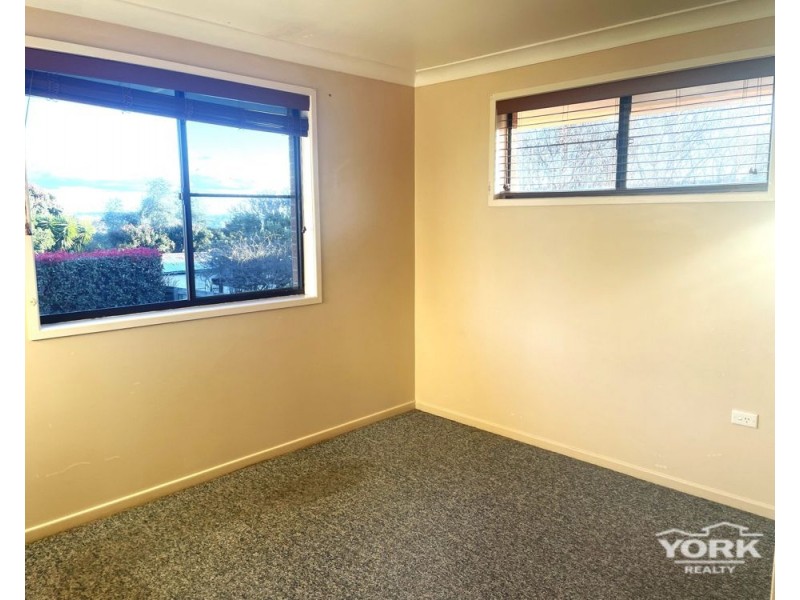 Mount Lofty QLD 4350