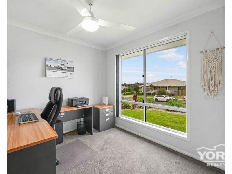 15 Rosella Gardens Drive, Meringandan West QLD 4352